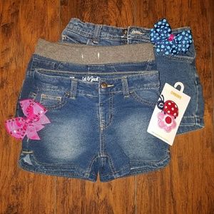 3 shorts w/hair clips